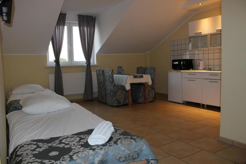 Restauracja Hotel Kassandra Września Extérieur photo
