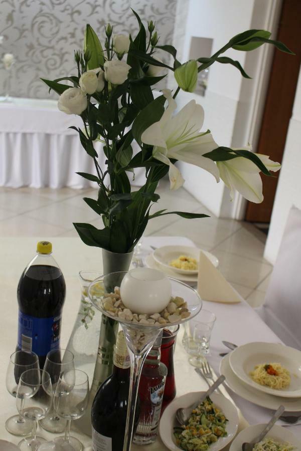 Restauracja Hotel Kassandra Września Extérieur photo