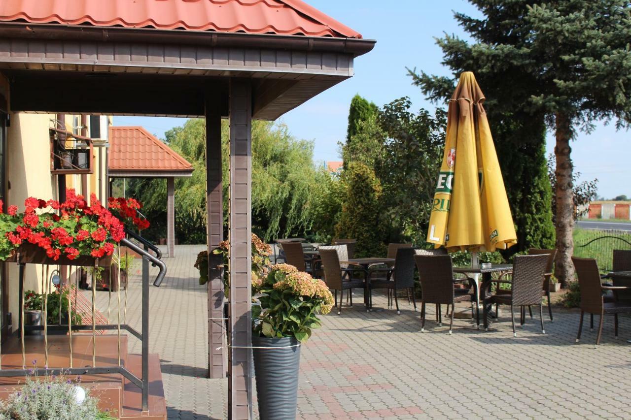 Restauracja Hotel Kassandra Września Extérieur photo