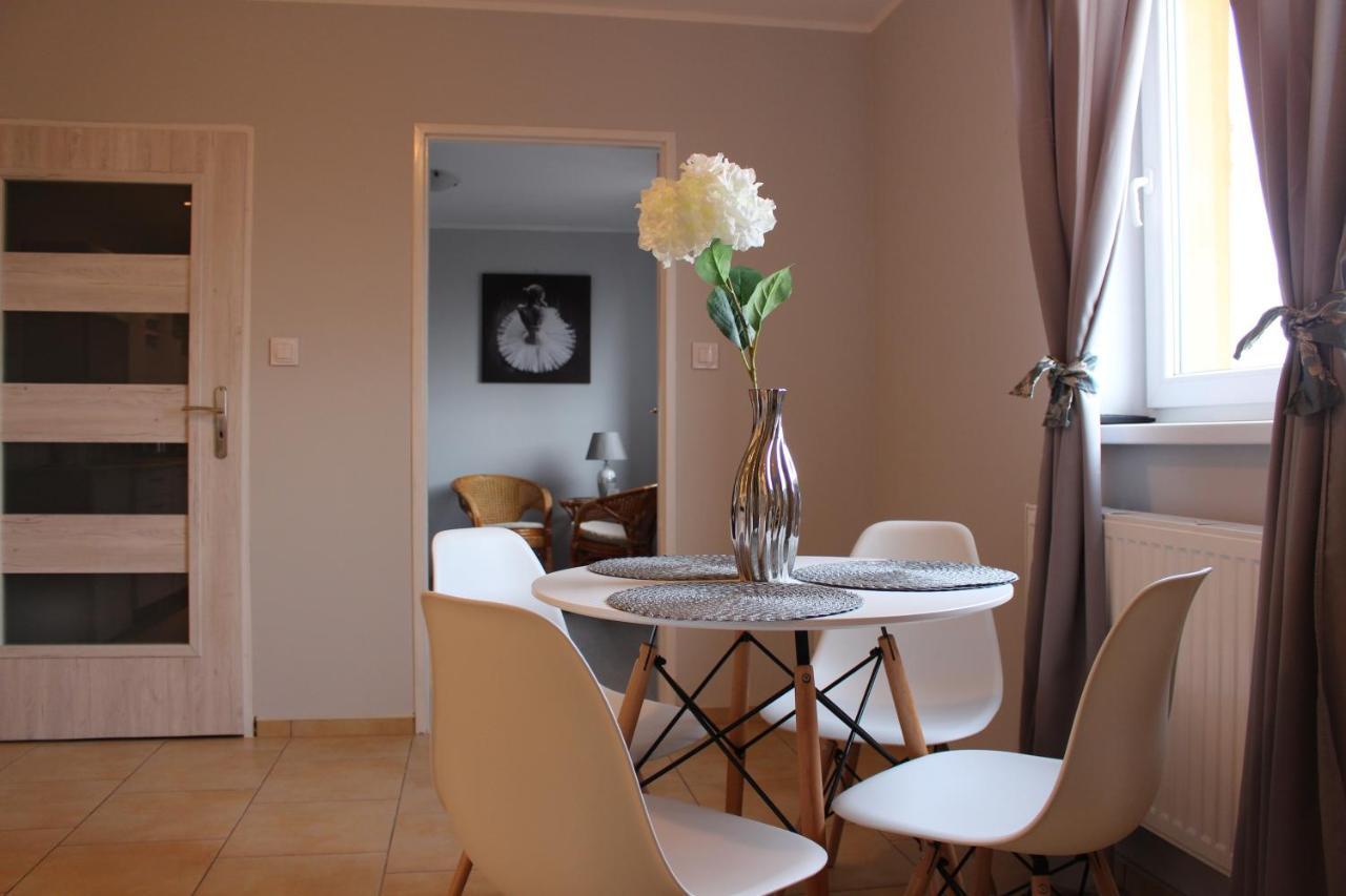 Restauracja Hotel Kassandra Września Extérieur photo